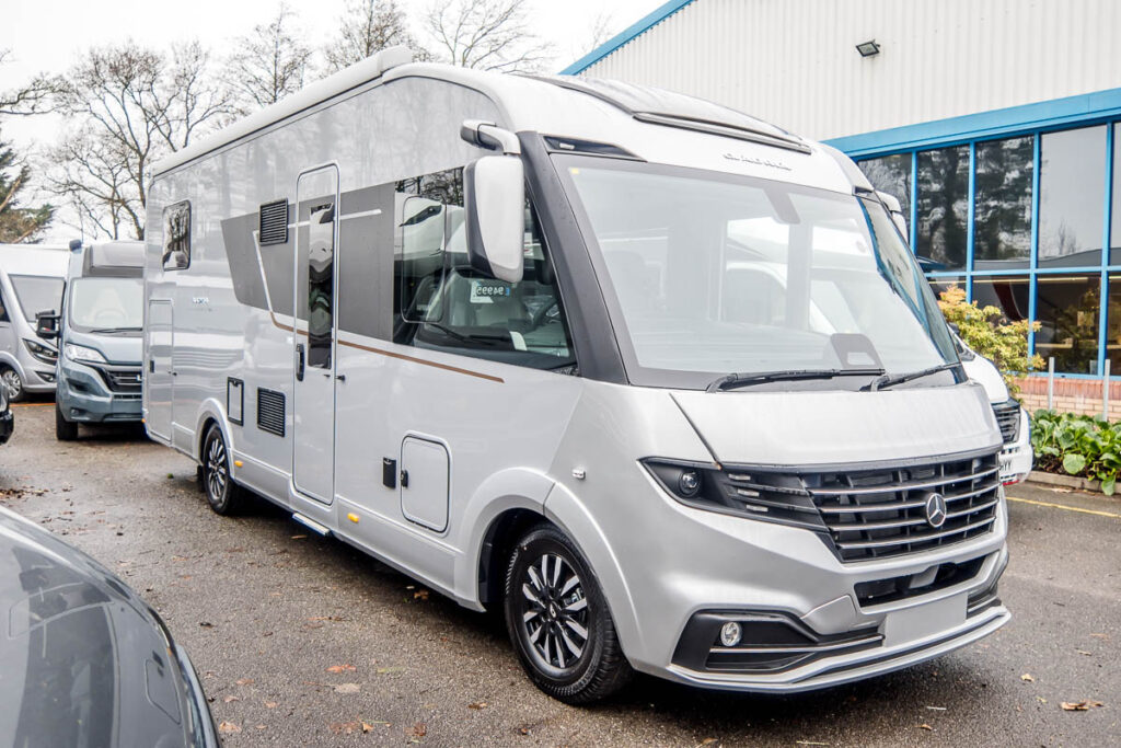 711216 02 2025 Adria Supersonic780SL W1VHK0HZ8SN318835