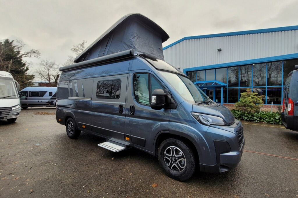 721A9A 02 Carado CV640ProPlusPopTop SMA80995