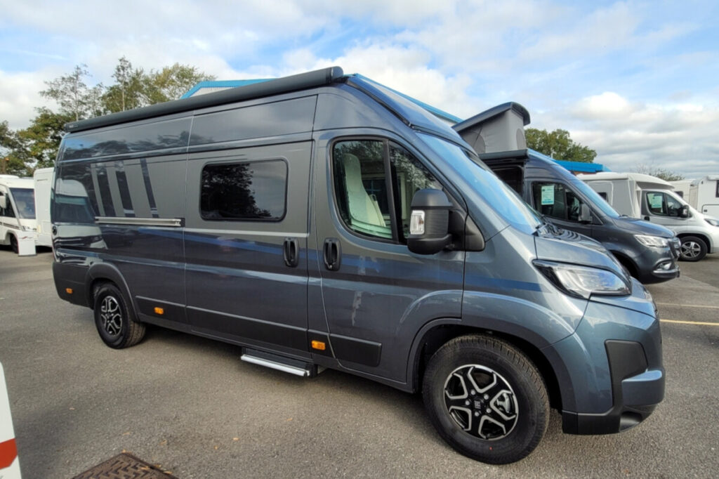 724B5A 02 Carado CV640ProPlus SMB06579