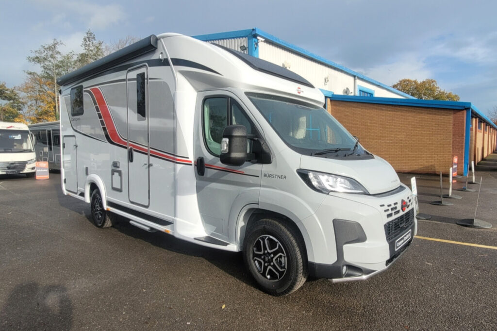 72FFE6 02 Burstner CampeoTD691G SMB28627