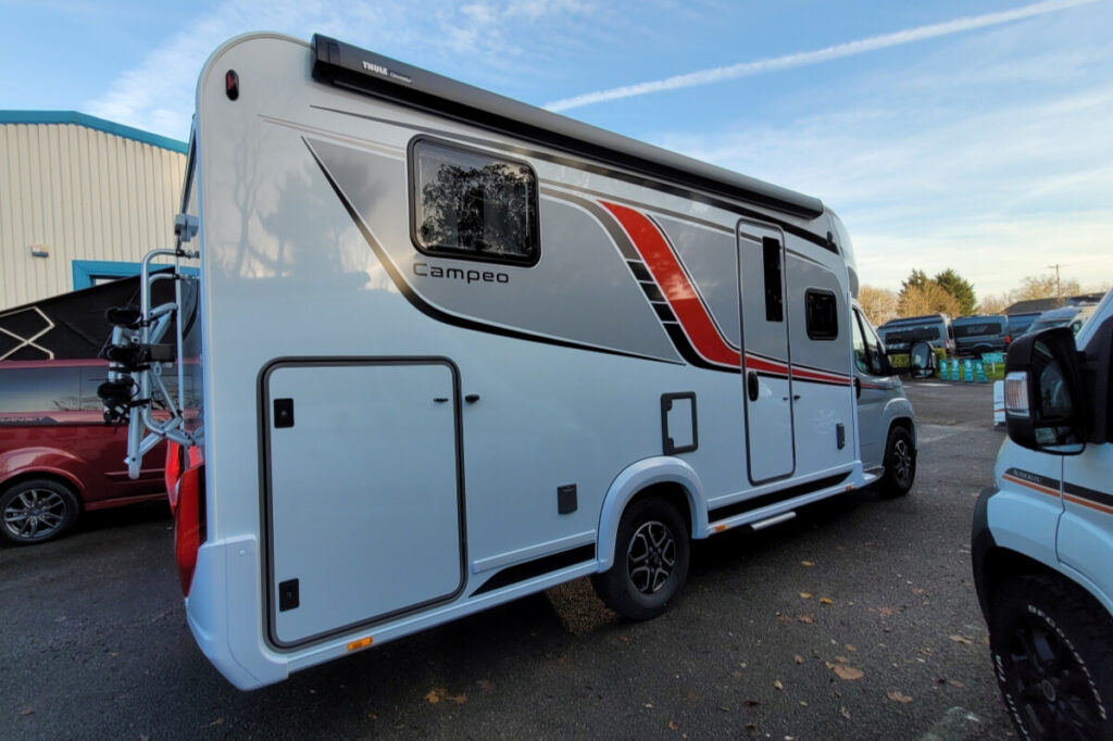 72FFF2 03 Burstner CampeoTD736 SMB28820