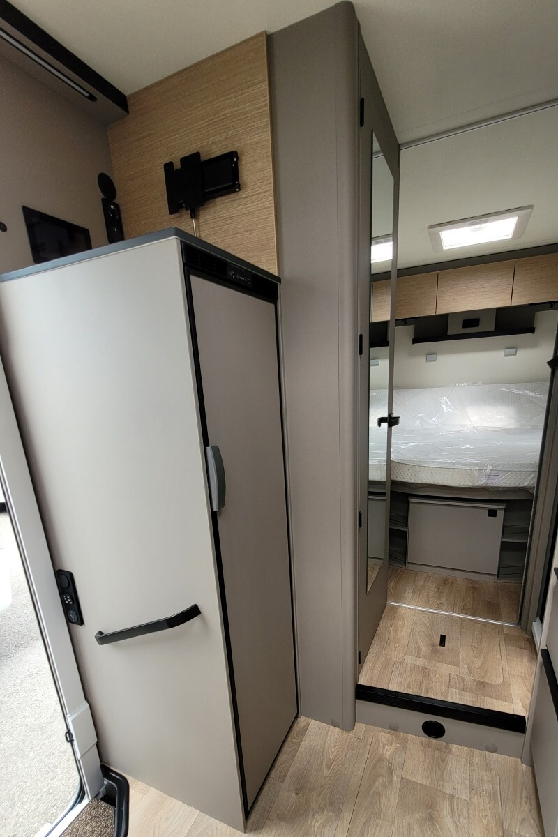 72FFFA 24 Burstner CampeoTD736 SMA94505