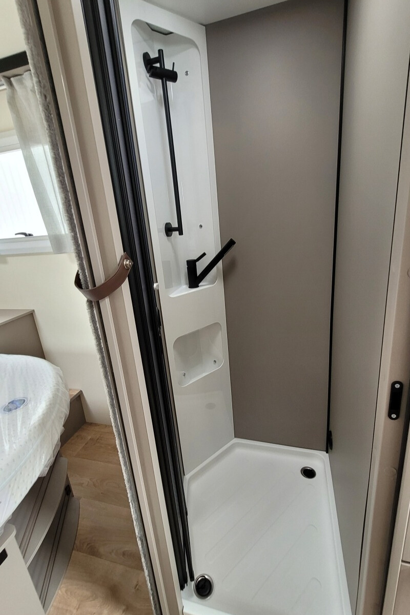 72FFFA 28 Burstner CampeoTD736 SMA94505