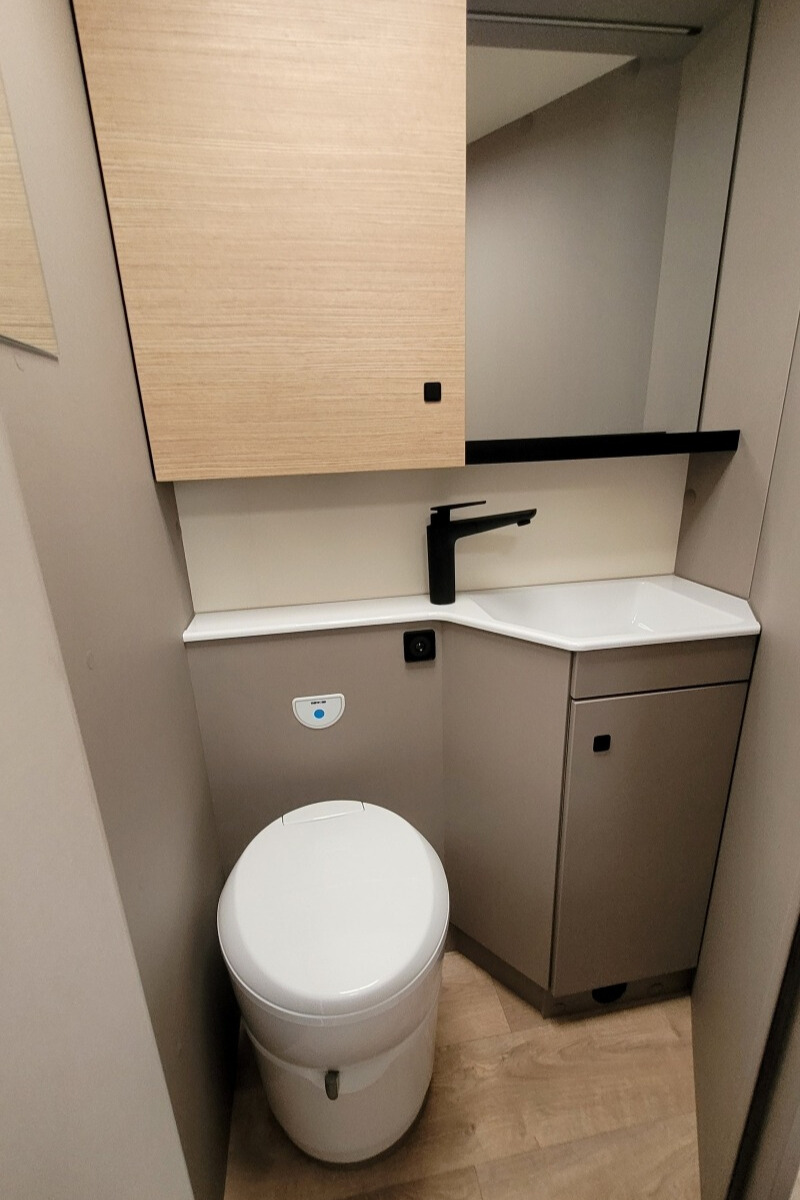 72FFFA 30 Burstner CampeoTD736 SMA94505