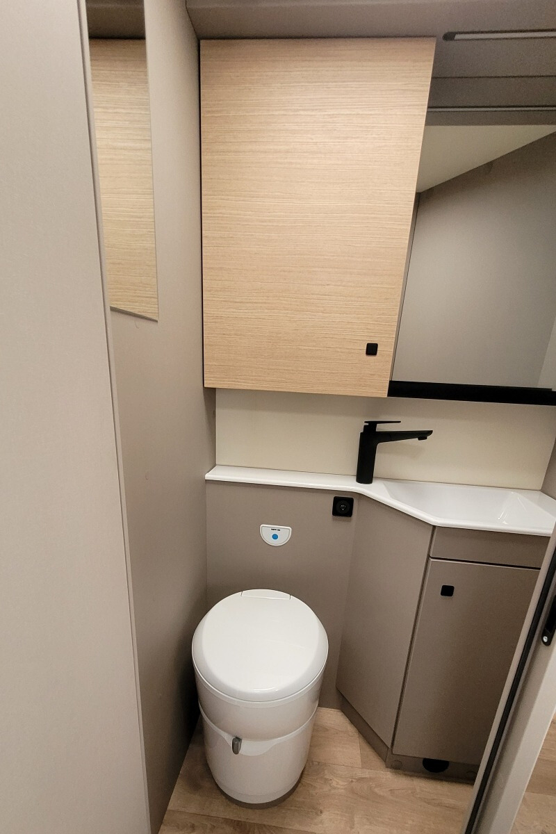 72FFFA 31 Burstner CampeoTD736 SMA94505