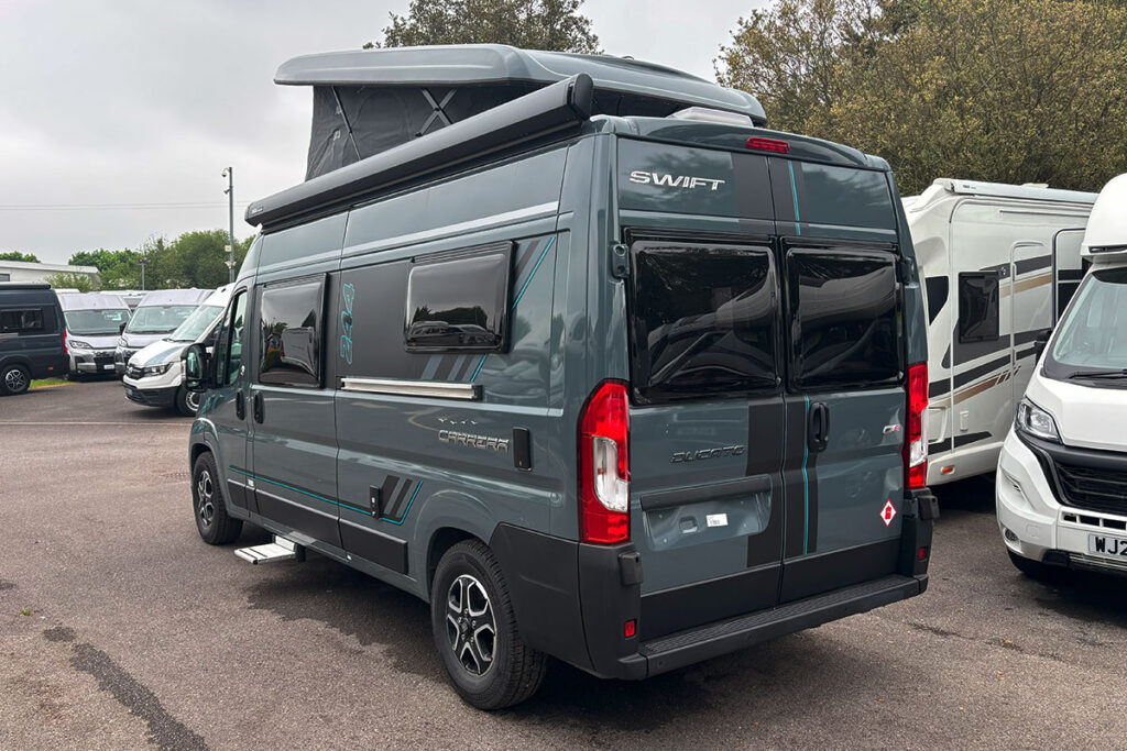 731B1E 02 2025 Swift Carrera 244 