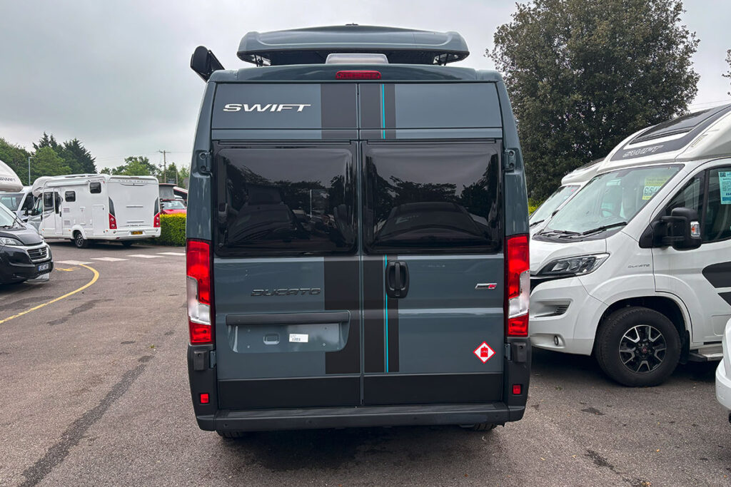 731B1E 03 2025 Swift Carrera 244 