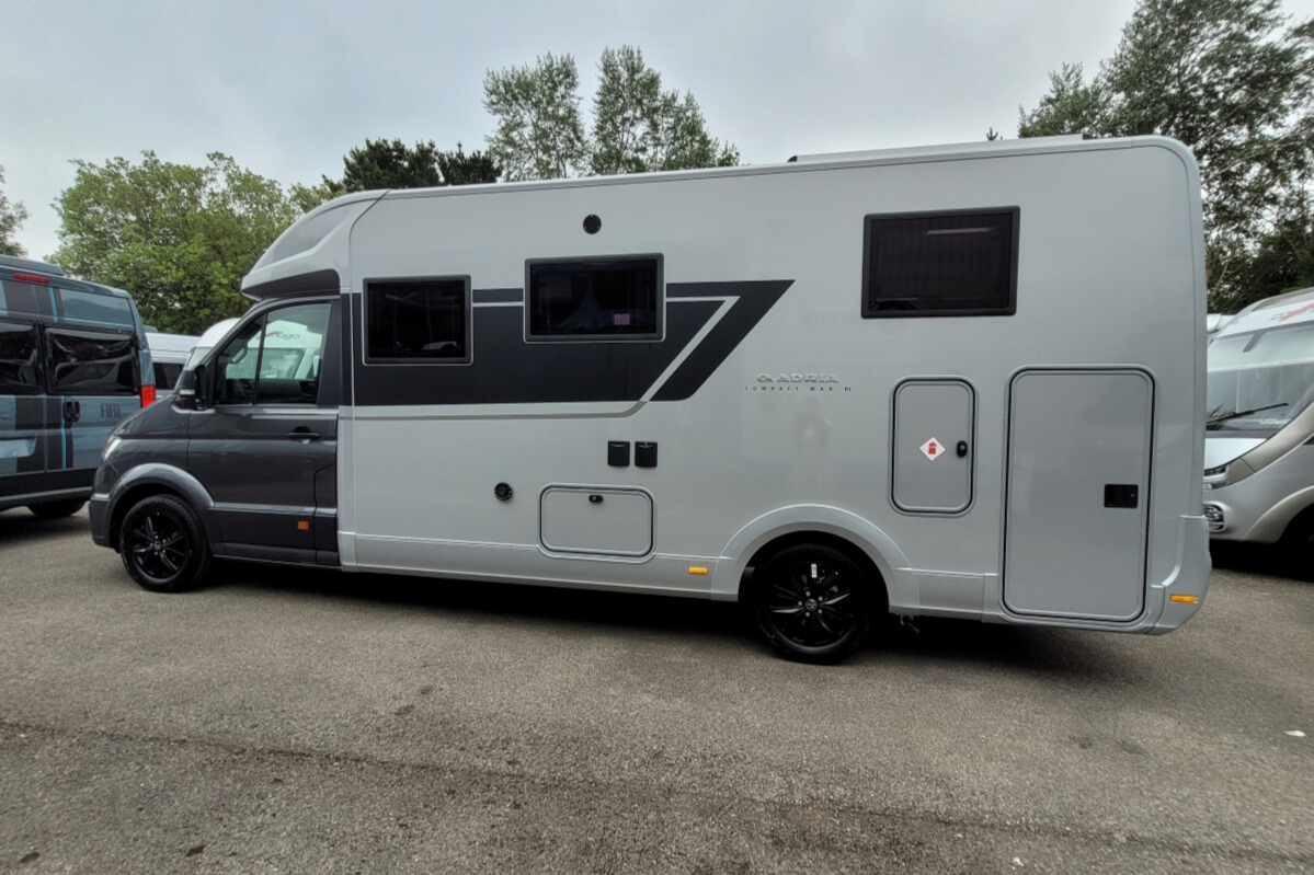 733302 05 Adria CompactMaxDL S9058201