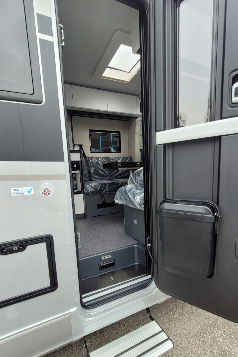 733302 09 Adria CompactMaxDL S9058201