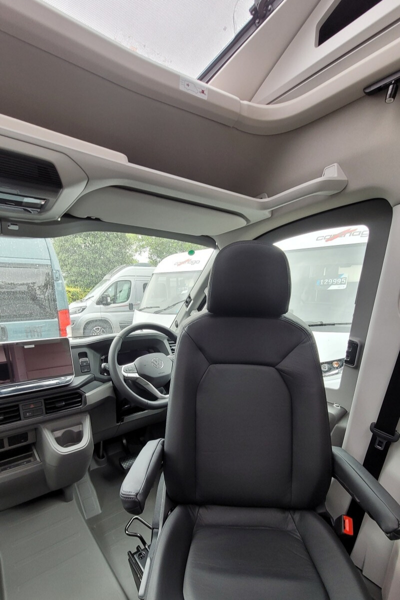 733302 12 Adria CompactMaxDL S9058201