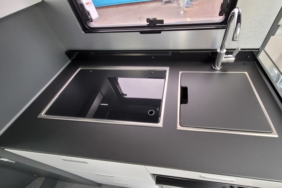 733302 21 Adria CompactMaxDL S9058201