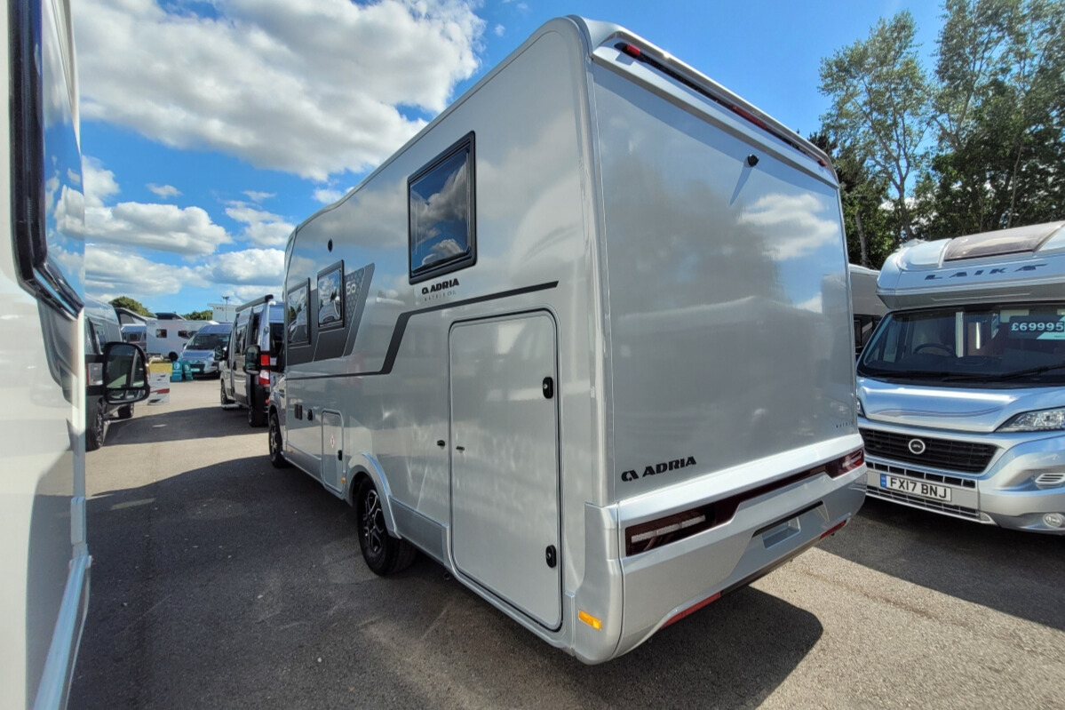 73CA7A 04 Adria Matrix670SL60th SMB08066