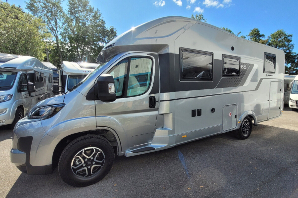 73CA7A 05 Adria Matrix670SL60th SMB08066