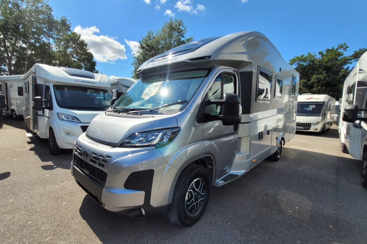 73CA7A 06 Adria Matrix670SL60th SMB08066