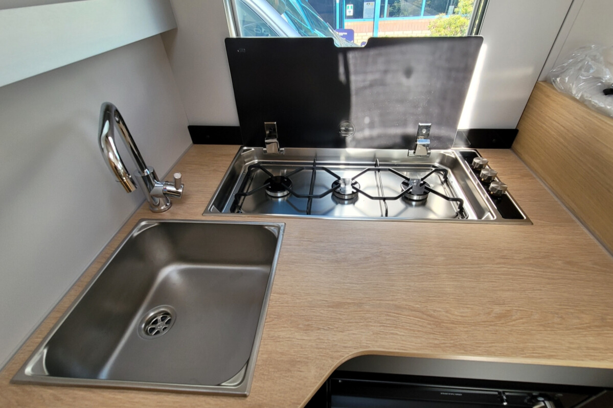 73CA7A 23 Adria Matrix670SL60th SMB08066