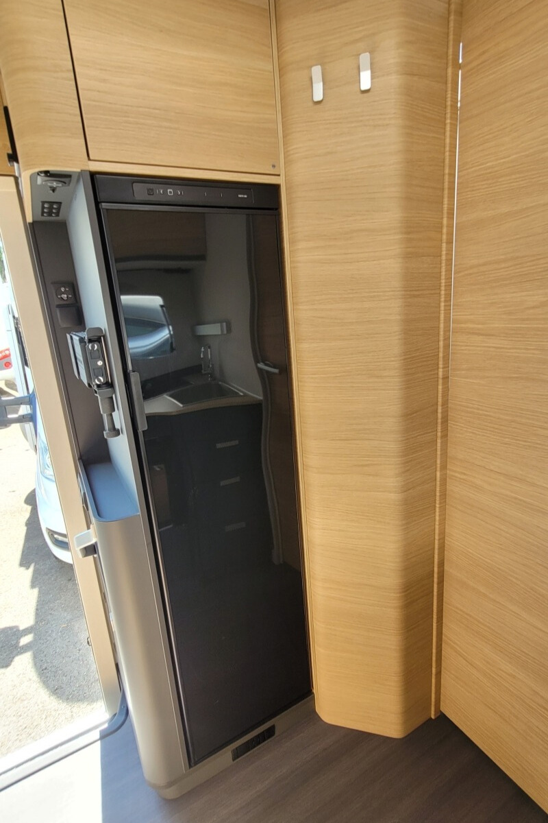 73CA7A 24 Adria Matrix670SL60th SMB08066