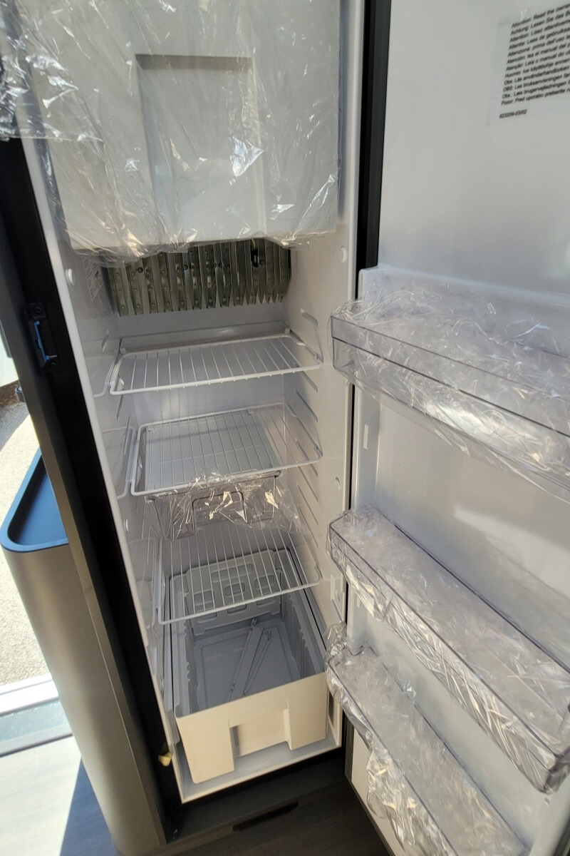 73CA7E 25 Adria Matrix670SL60th SMB08066