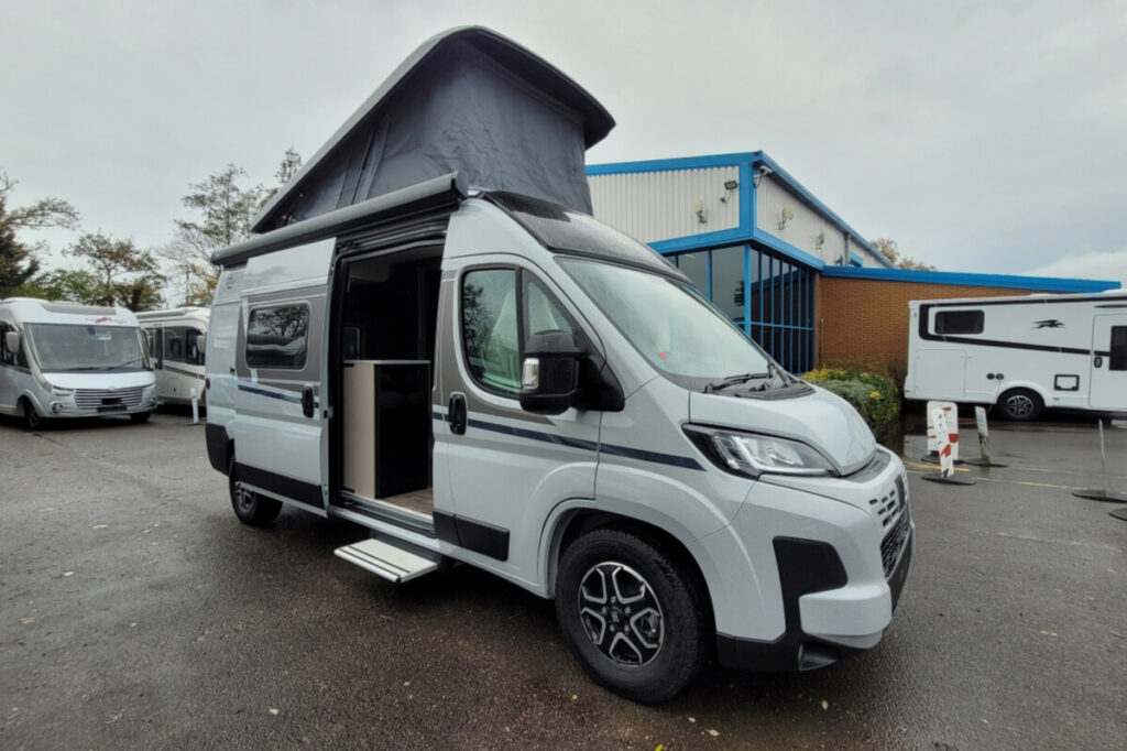 749972 02 Carado CV600ProPlusPopTop RMA06928