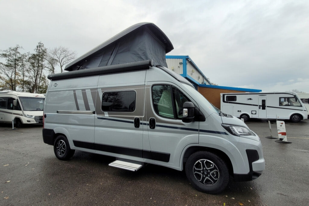 749972 03 Carado CV600ProPlusPopTop RMA06928