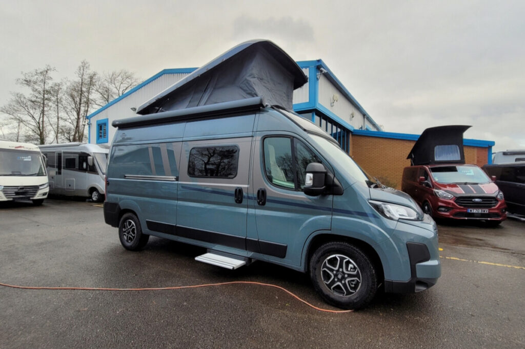 749976 02 Carado CV600ProPlusPopTop R2Z97606