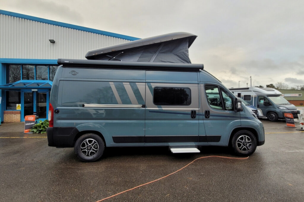 749976 03 Carado CV600ProPlusPopTop R2Z97606