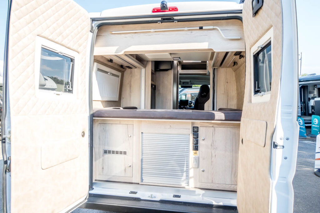 74D712 03 2025 MegaMobil MegaLounge540 VXEYLF8V4RMA40510