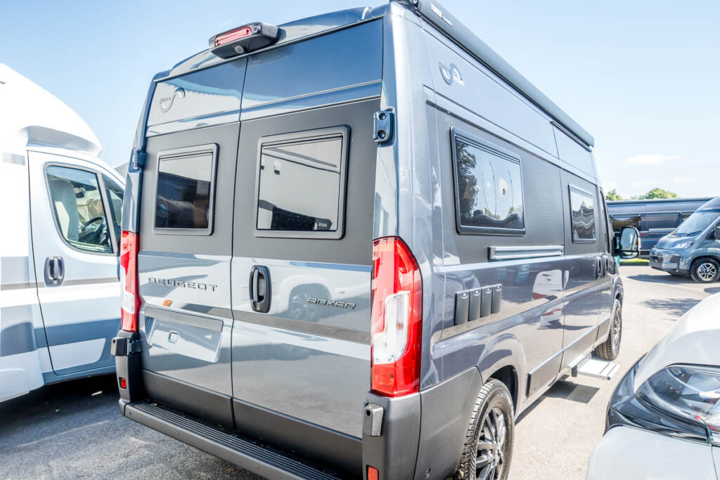 74D716 02 2025 MegaMobil Classic600lounge RG075116