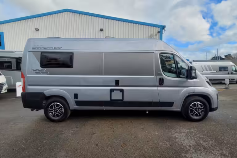75CB4E 02 Swift Carrera122 SMC18424