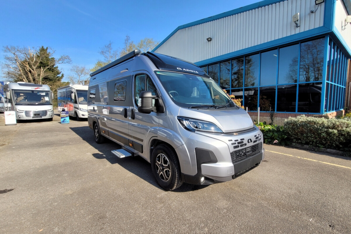 76B3F6 01 Adria TwinSupreme640SLB TMC44672