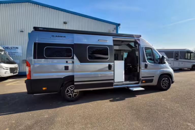 76B3F6 03 Adria TwinSupreme640SLB TMC44672