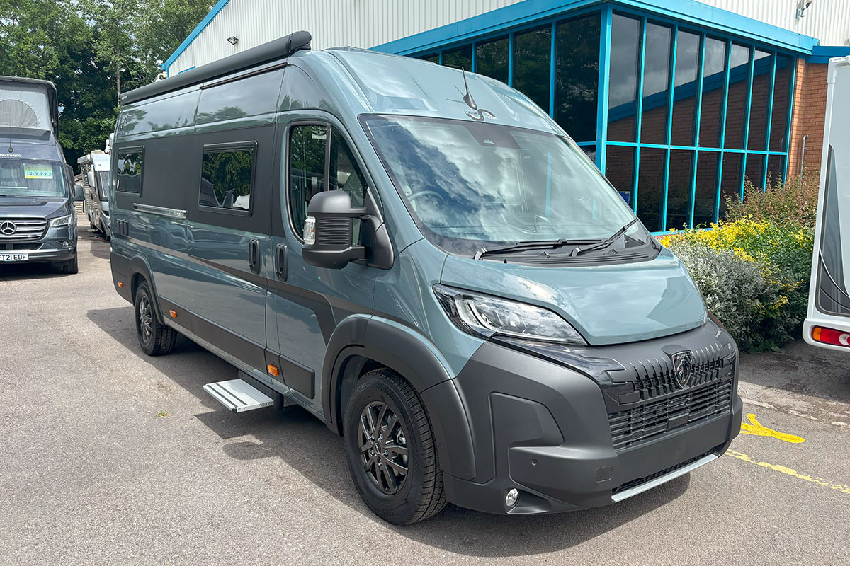 74EDF6 01 2025 MegaMobil MegaSport 640 Hubbett 