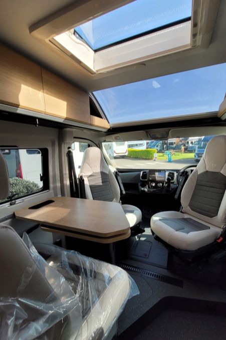 76B34E 15 Adria Twin640SGX 60thAnniversary SMC19584