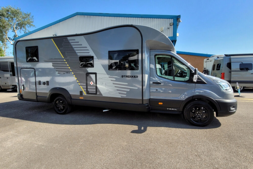 75D3A6 02 Swift Trekker584 RDSE83606