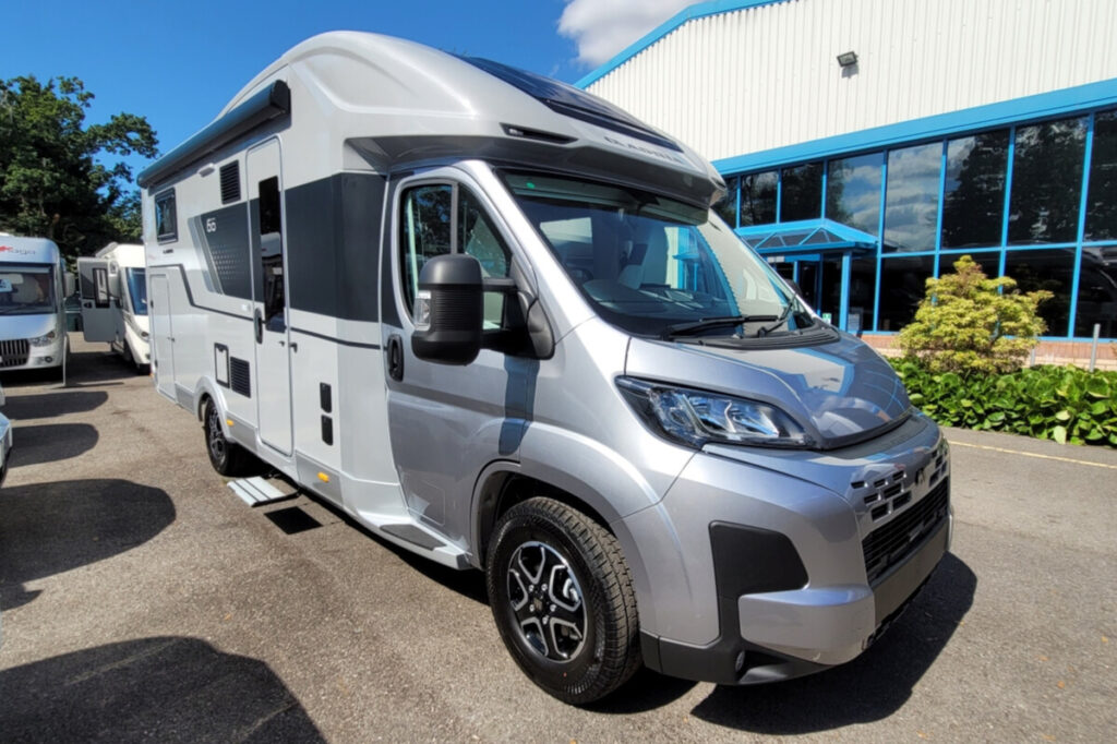 22198FE 02 Adria Matrix670SL60th SMB08066