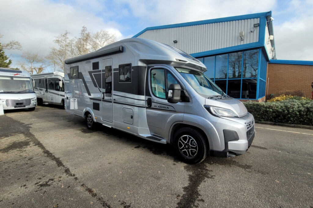 293141A 02 Adria MatrixSupreme670DL TMC33757