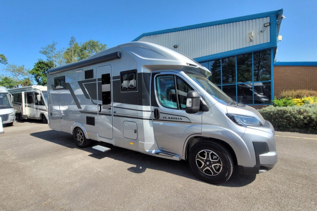 2931452 02 Adria MatrixSupreme670DC TMC45365