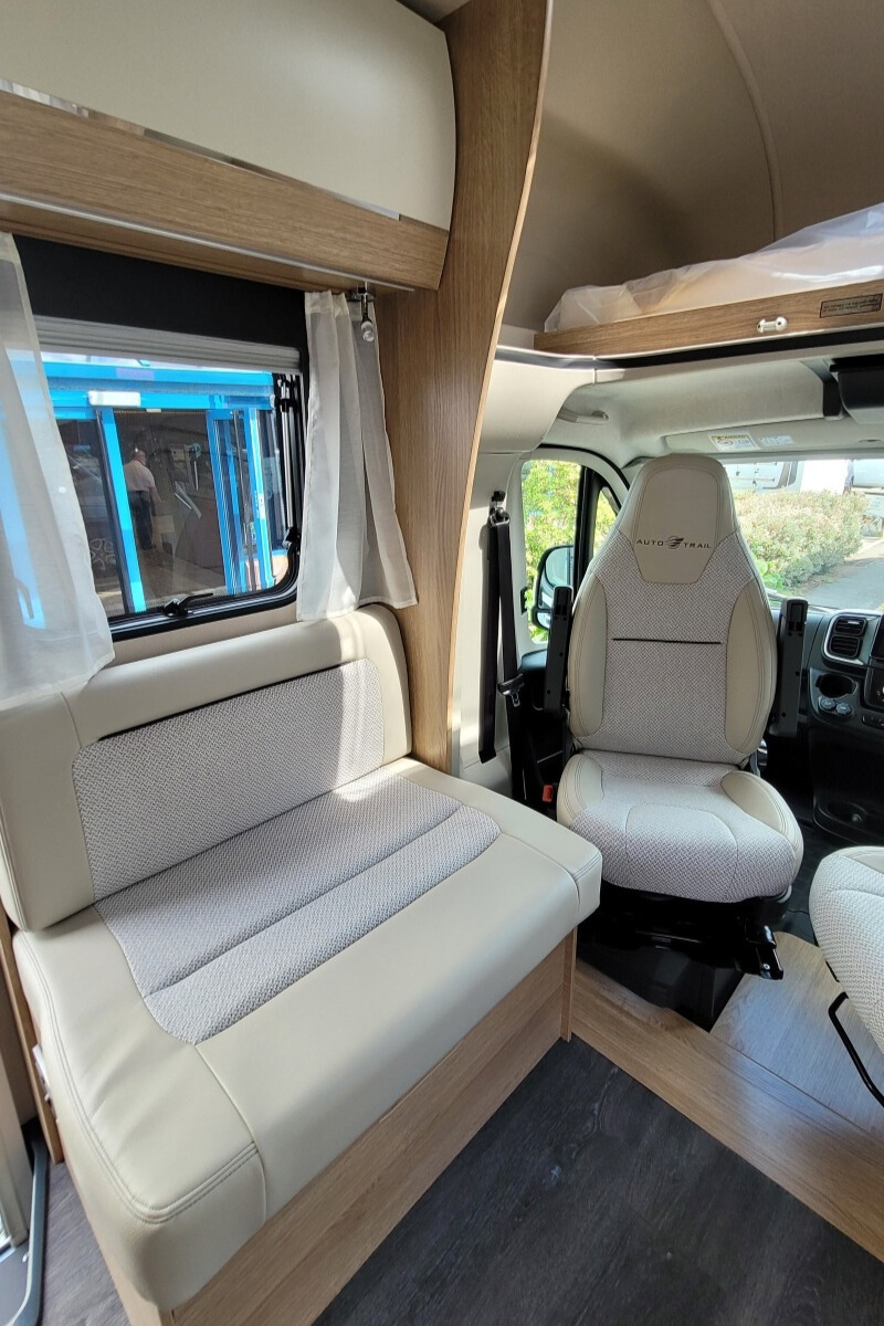 727096 14 Autotrail Imala736G R2Z65802
