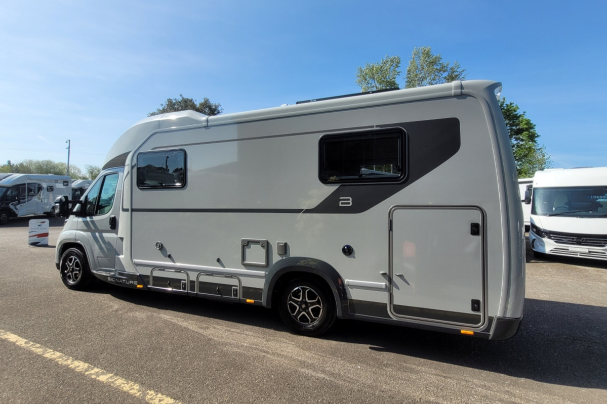 7596DA 06 Burstner SignatureSFT7.5 SMC22938