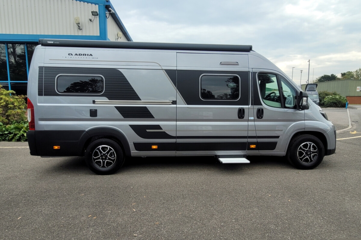 762EDE 04 Adria TwinSupreme640SLB SMB57522