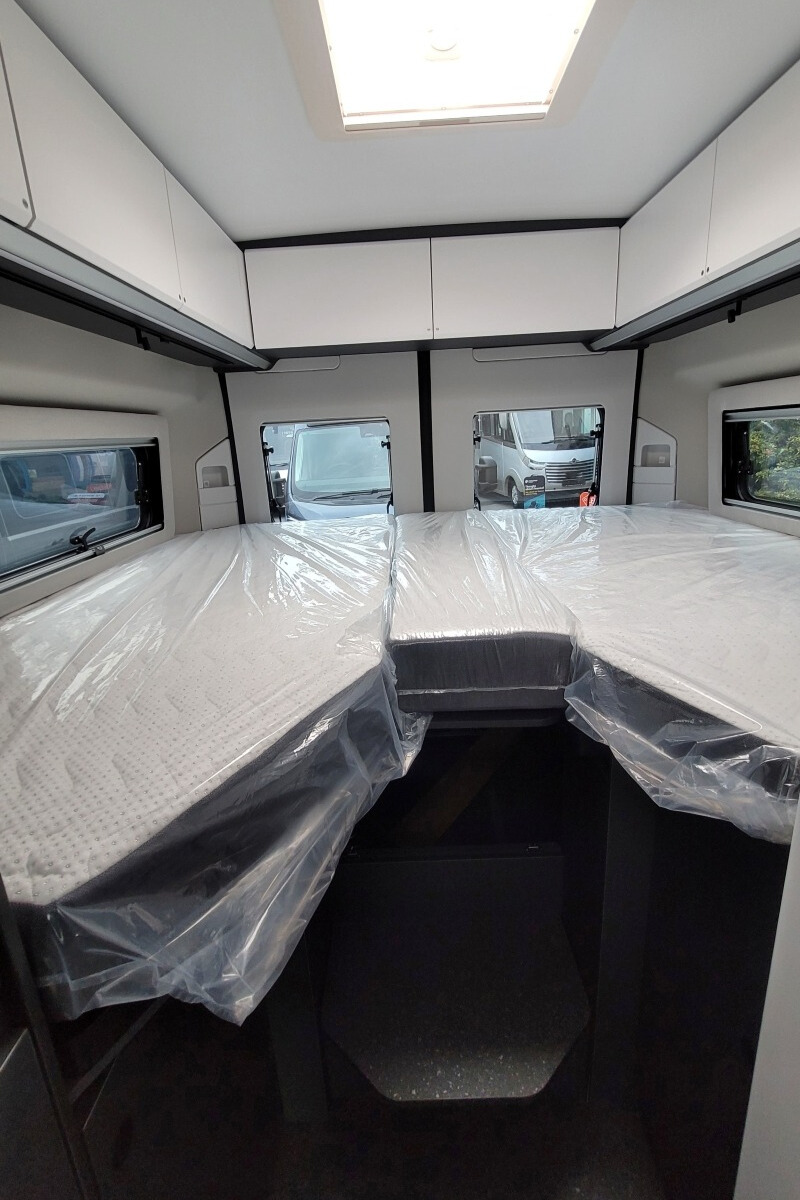 762EDE 25 Adria TwinSupreme640SLB SMB57522
