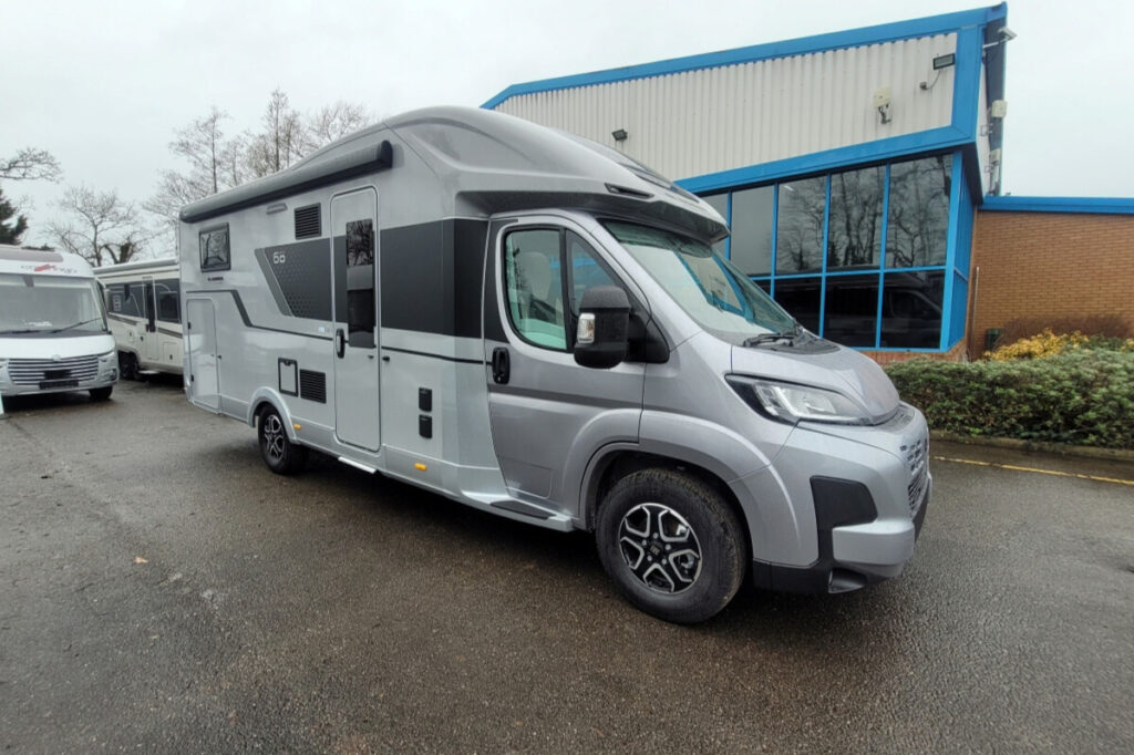 7665F2 02 Adria Matrix670SL60thAnniversary SMC32149