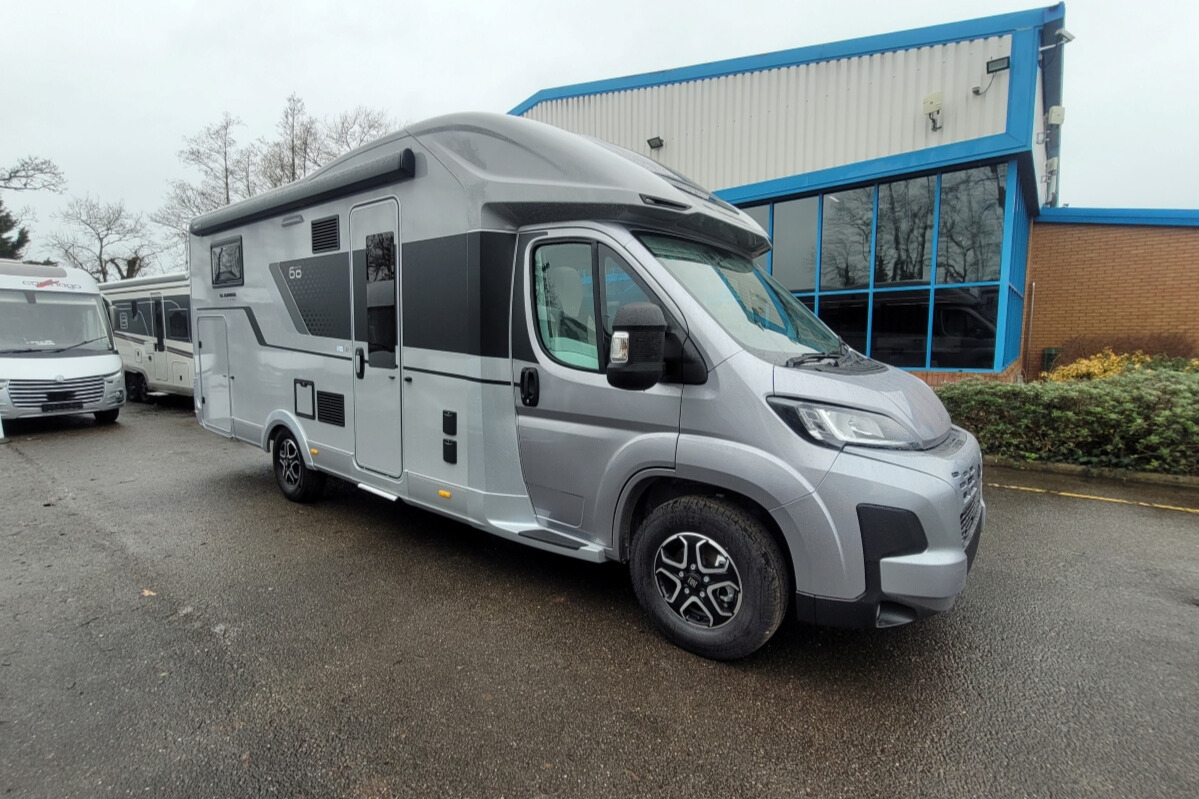 7665F2 02 Adria Matrix670SL60thAnniversary SMC32149