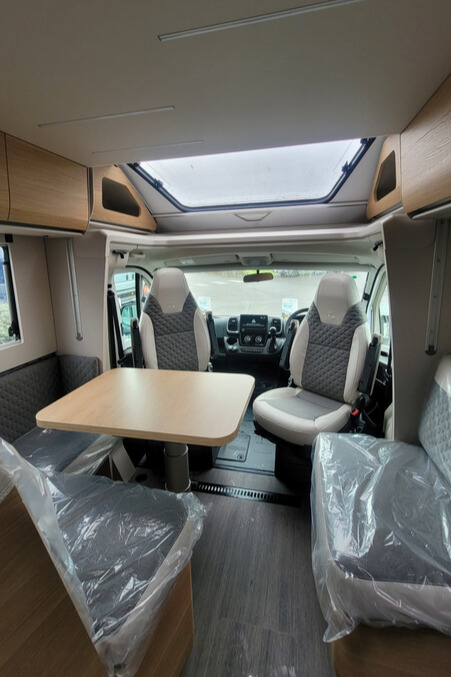 7665F2 11 Adria Matrix670SL60thAnniversary SMC32149