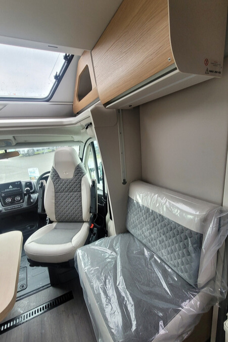 7665F2 12 Adria Matrix670SL60thAnniversary SMC32149