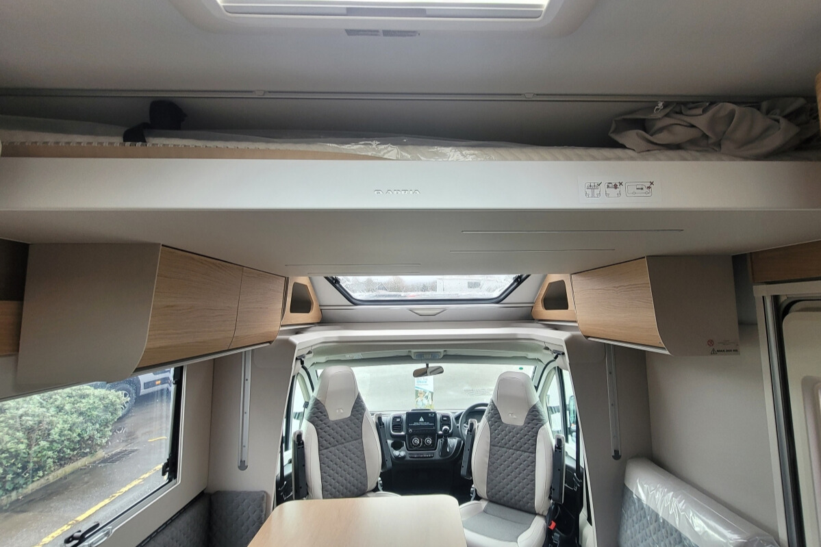 7665F2 15 Adria Matrix670SL60thAnniversary SMC32149