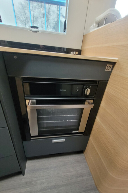 7665F2 20 Adria Matrix670SL60thAnniversary SMC32149