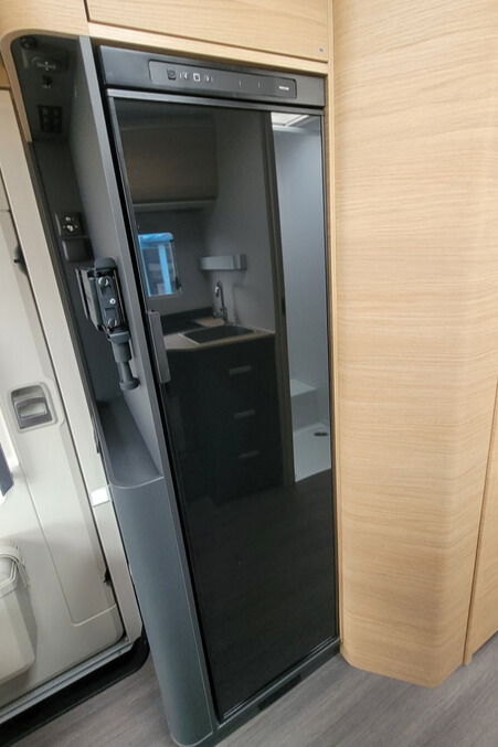 7665F2 22 Adria Matrix670SL60thAnniversary SMC32149