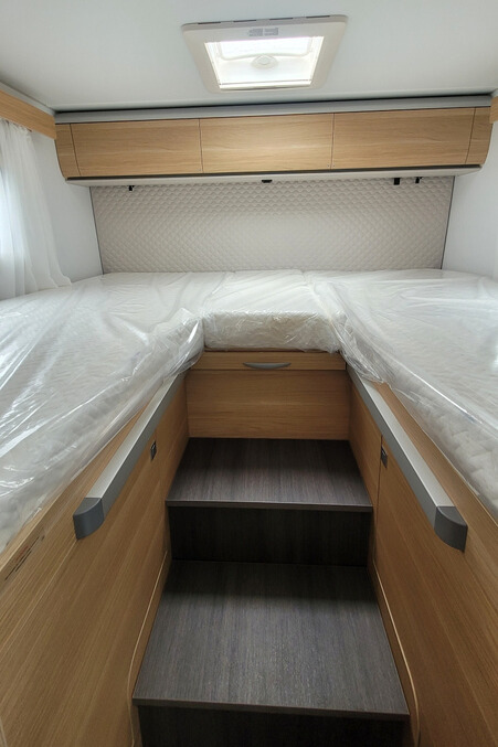 7665F2 25 Adria Matrix670SL60thAnniversary SMC32149