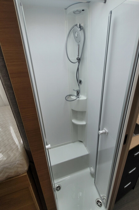 7665F2 29 Adria Matrix670SL60thAnniversary SMC32149