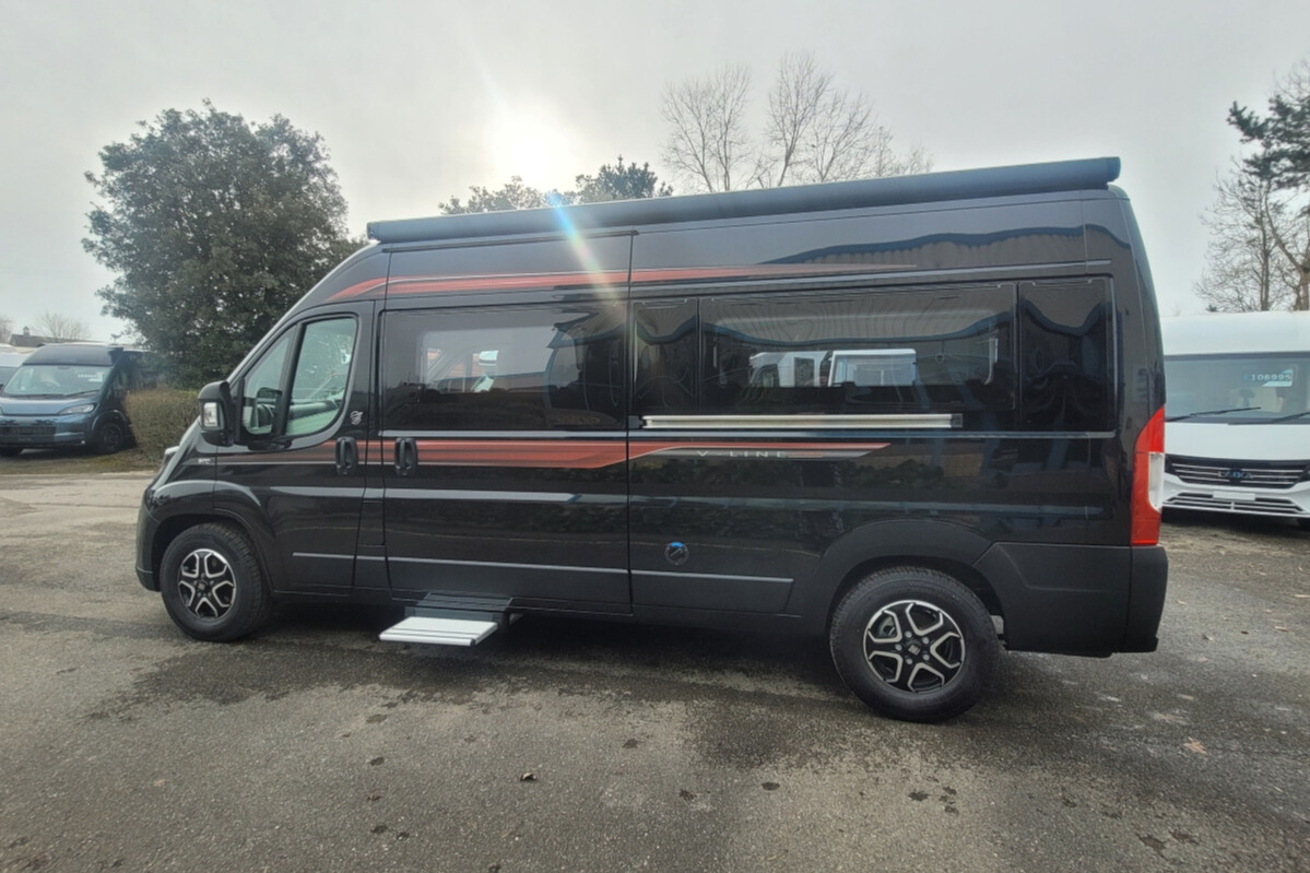 76727A 06 Autotrail VLine610Sport SG064034